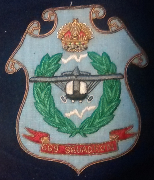 669 Squadron Badge